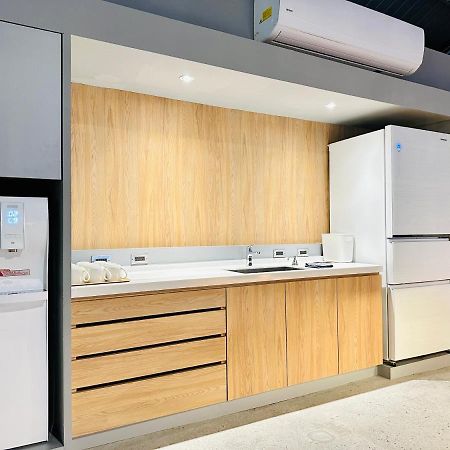 Kw2 Hostel Гаосюн Екстер'єр фото