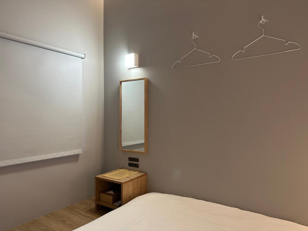 Kw2 Hostel Гаосюн Екстер'єр фото
