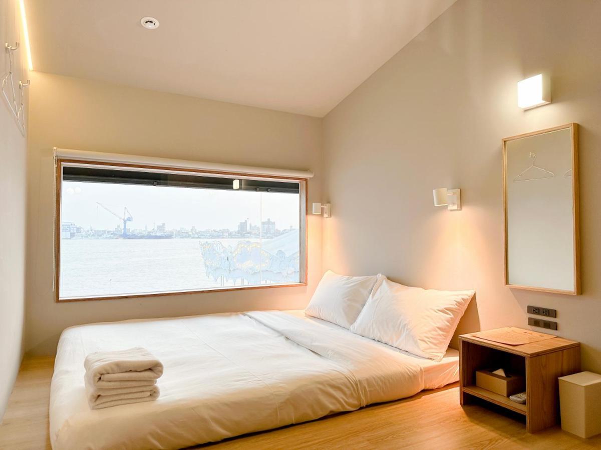 Kw2 Hostel Гаосюн Екстер'єр фото