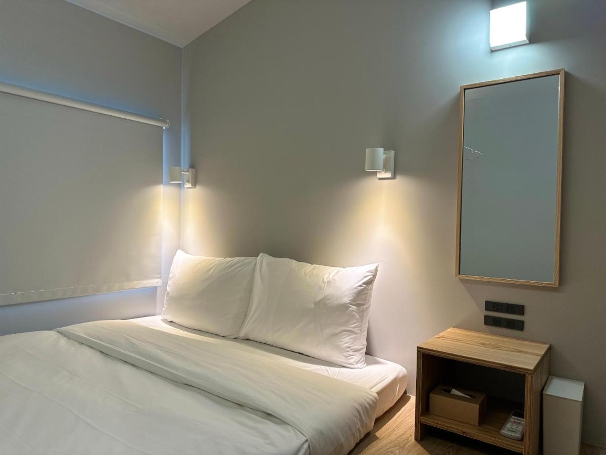 Kw2 Hostel Гаосюн Екстер'єр фото