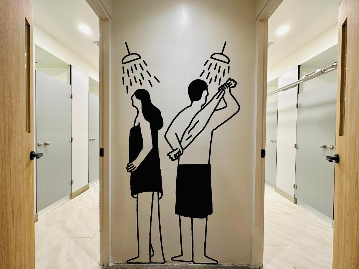 Kw2 Hostel Гаосюн Екстер'єр фото